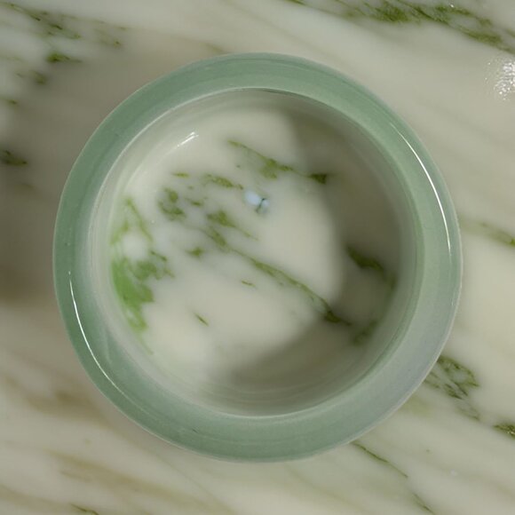 Green Jade Bangle - Picture 5 of 9